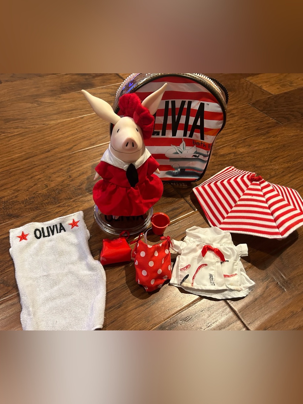 Vintage 2001 Madame Alexander Olivia Pig Doll & Beach Set Lot + Bonus backpack
